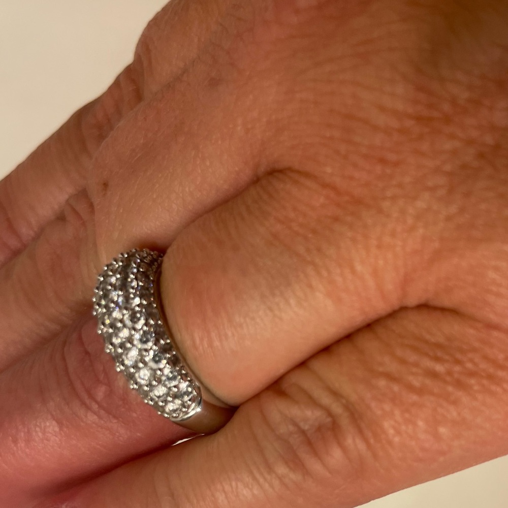 Sterling Silver Swarovski Crystal ring 💍